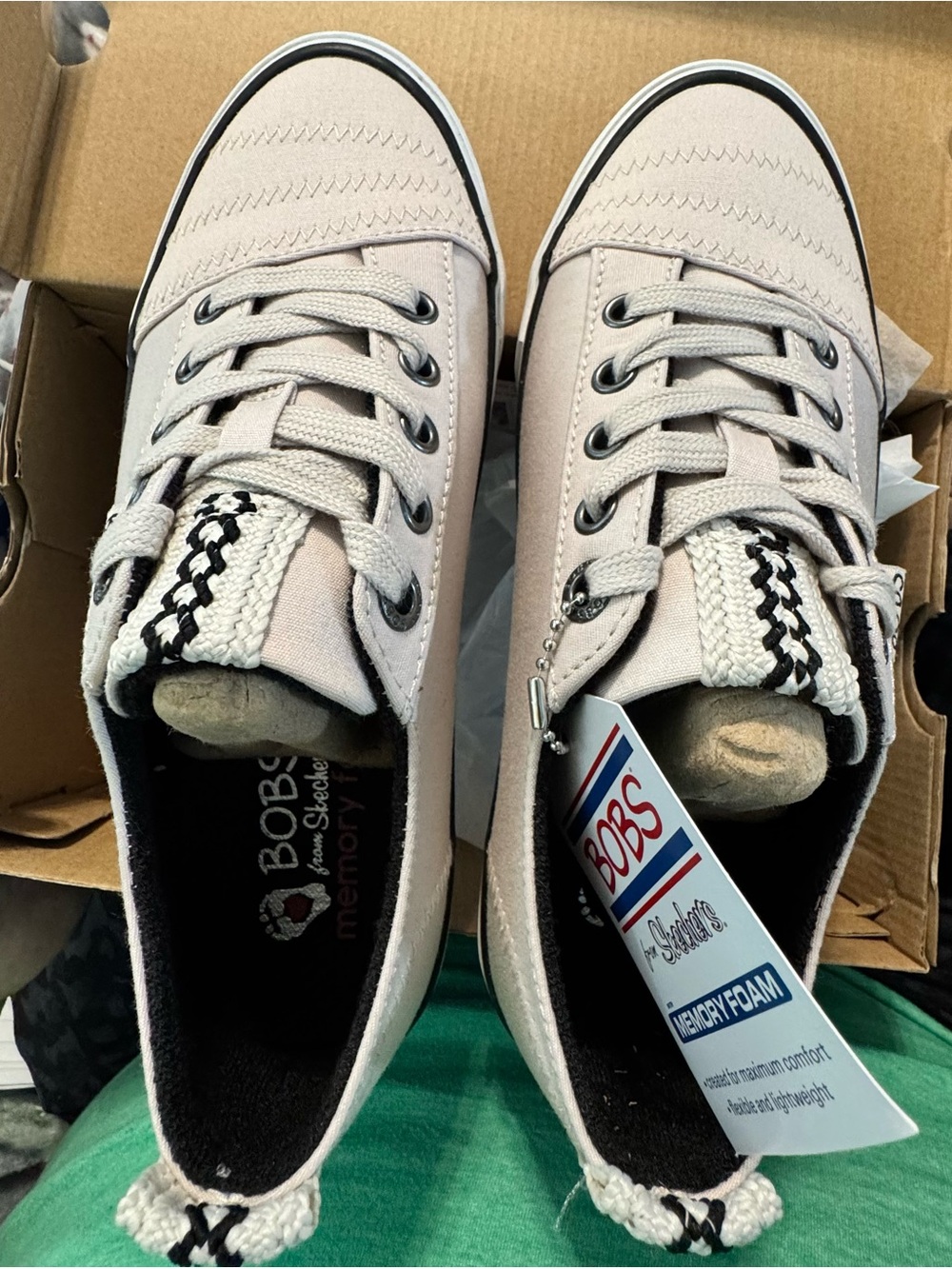 Bob’s Stitch in time 6.5 Women's Casual Sneakers - natural BNWT/Box